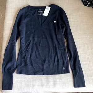 Cashmere V-neck shirt